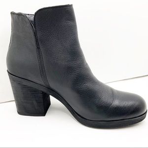 {Lucky Brand} Orsann Leather Ankle Boots
